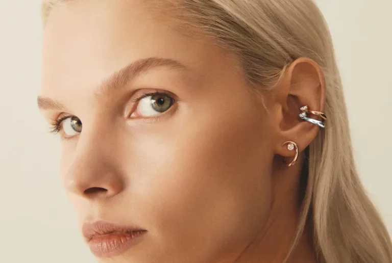 Earrings : the art of bold french elegance