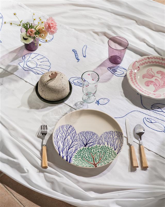 Marie Daâge and Gien plates dishes