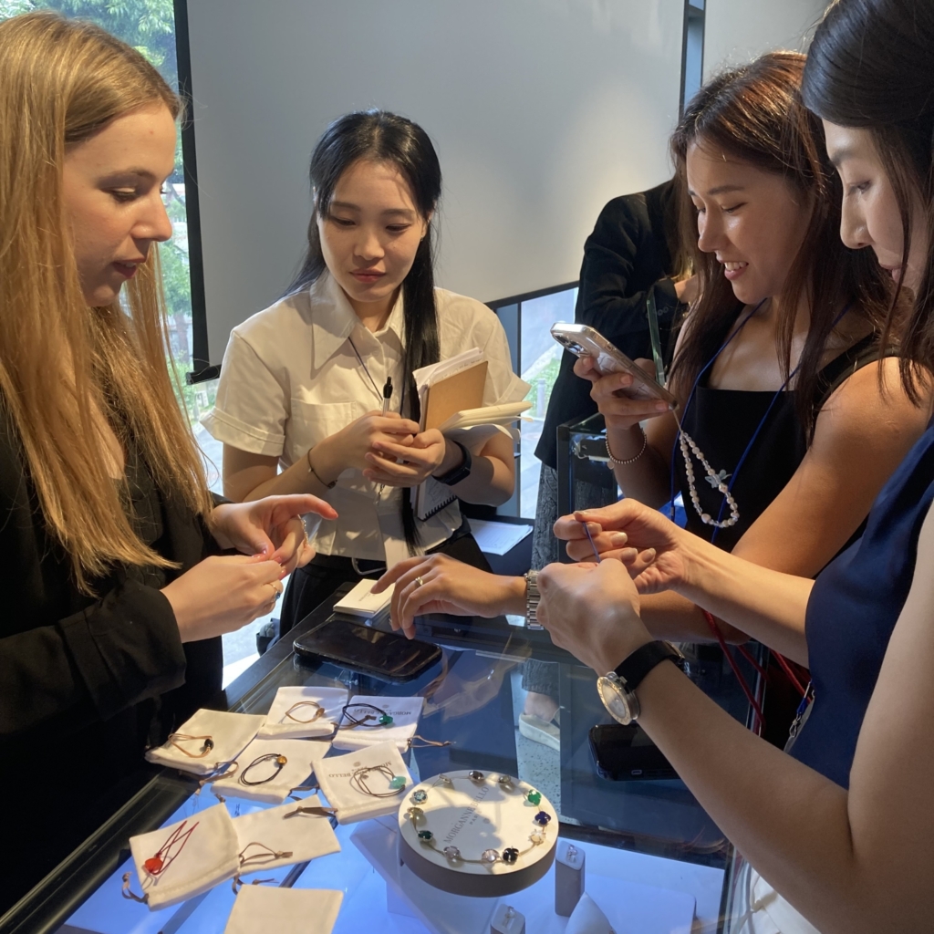 Exposition Horlogerie et Bijouterie-Joaillerie à l'Ambassade de France à Séoul, 2024 (6) - Copie